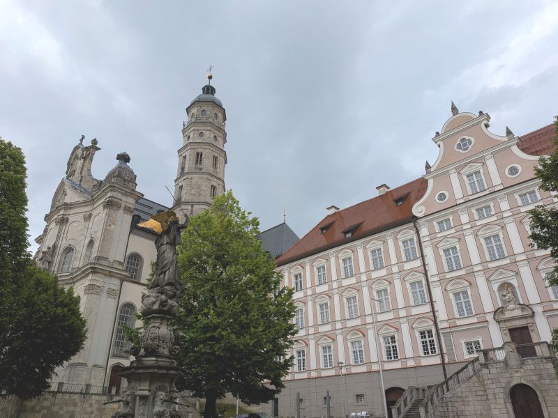 Bild: Abteikirche und Kloster Neresheim (Foto: Oliver Schütz)